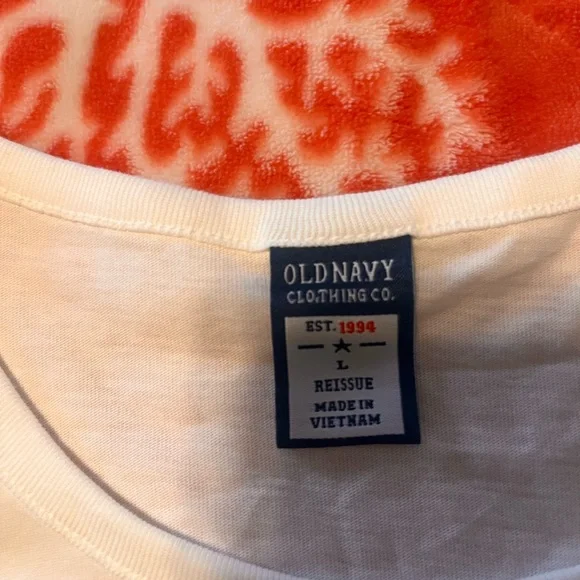 Old Navy White T-Shirt with Logo - Picture 3 of 3